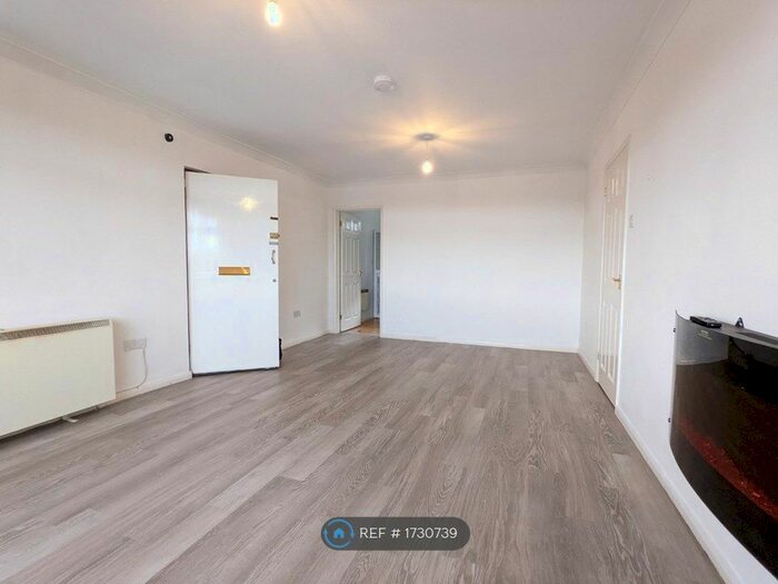 2 Bedroom Flat To Rent In Braemor Court, Bristol, BS9