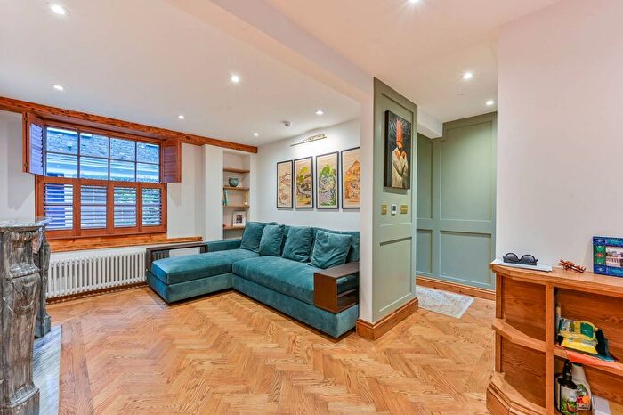 3 Bedroom Terraced House To Rent In Colville Place, Fitzrovia, London, W1T