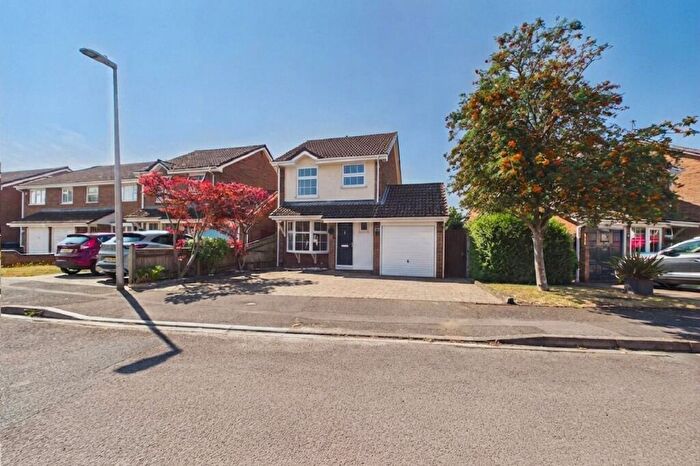 3 Bedroom Detached House To Rent In Delafield Drive, Calcot, Reading, Berkshire, RG31