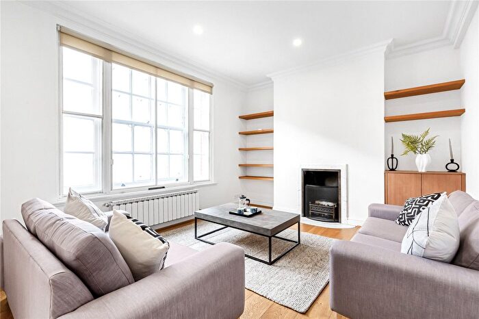 3 Bedroom Flat To Rent In New Cavendish Street, Marylebone, London, W1G