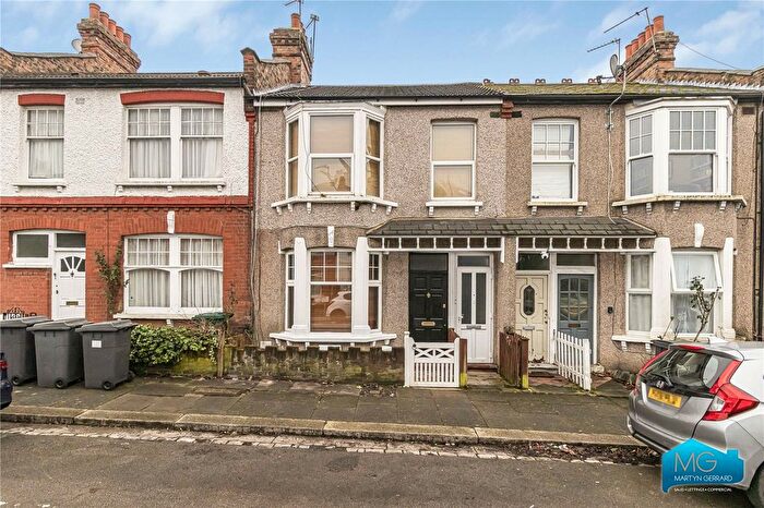 2 Bedroom Maisonette To Rent In Grange Avenue, North Finchley, London, N12