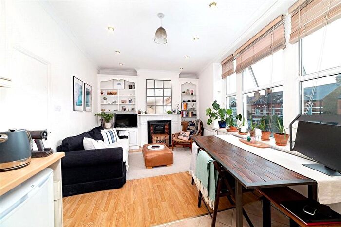 1 Bedroom Flat For Sale In Fulham Palace Road, London, SW6