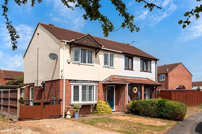 3 Bedroom Semi-Detached House For Sale In Chedworth Road, Lincoln, LN2
