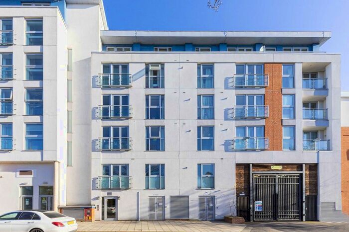 2 Bedroom Flat To Rent In Granville Gardens, London, W5