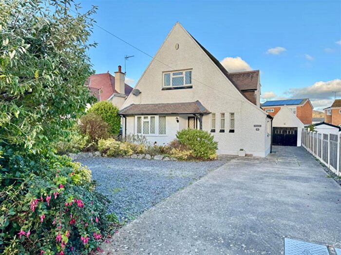 3 Bedroom Detached House For Sale In Glan Y Mor Road, Penrhyn Bay, Llandudno, LL30