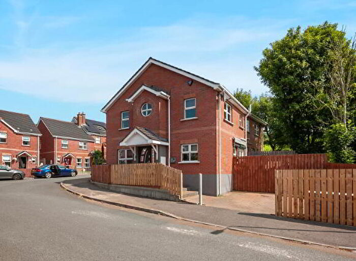 3 Bedroom Detached House For Sale In Wolfhill Manor, Belfast, BT14