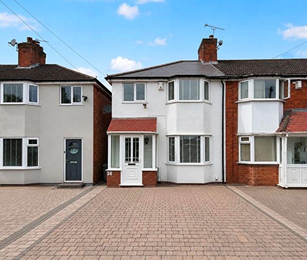 3 Bedroom Semi Detached House For Sale In Highters Heath Lane, Birmingham, B14