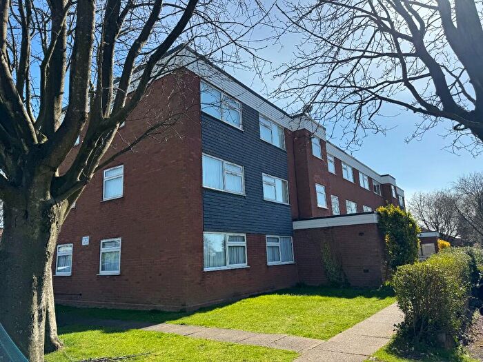 2 Bedroom Flat To Rent In Sylvan Grove, B90