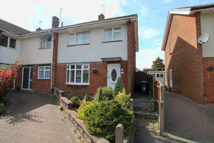 3 Bedroom End Of Terrace House To Rent In Farm Close, Burton-On-Trent, DE13