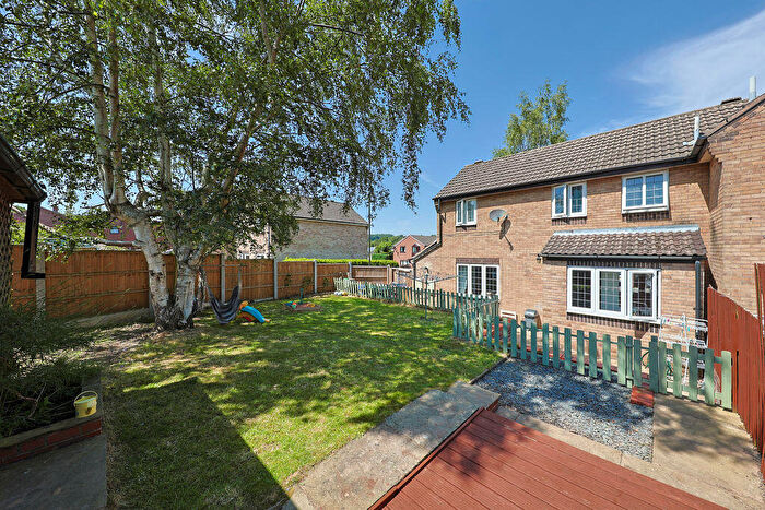 3 Bedroom Semi-Detached House For Sale In Easedale Close, Linacre Woods, Chesterfield, S40