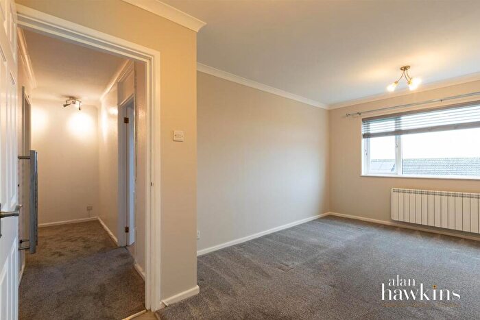 1 Bedroom Apartment For Sale In Wesley Court, Royal Wootton Bassett, Swindon, SN4