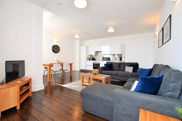 2 Bedroom Flat To Rent In Kings Road, Reading, Berkshire, RG1