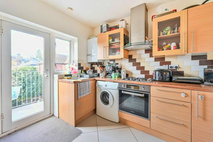 3 Bedroom Flat To Rent In Page Court, Mill Hill, London, NW7
