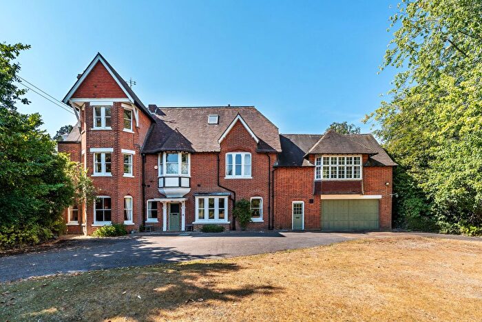 7 Bedroom Semi-Detached House For Sale In Frant Road, Tunbridge Wells, TN2