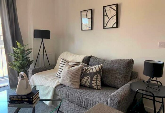 2 Bedroom Serviced Apartments To Rent In Ffordd Penrhyn, Barry Vin Gin, Barry, Vale Of Glamorgan, CF62