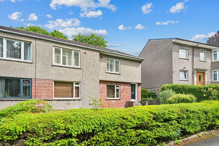 4 Bedroom Flat To Rent In Brenfield Road, Muirend, Glasgow, G44