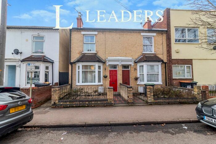 3 Bedroom End Of Terrace House To Rent In Brereton Road, Bedford, MK40