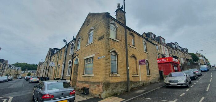 3 Bedroom Terraced House To Rent In Rand St, Bradford, BD7