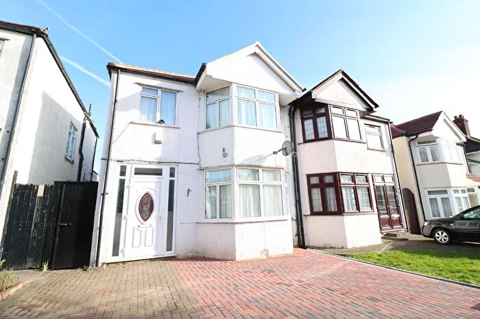 3 Bedroom Semi-Detached House To Rent In Fairfield Avenue, Edgware, Middlesex, HA8