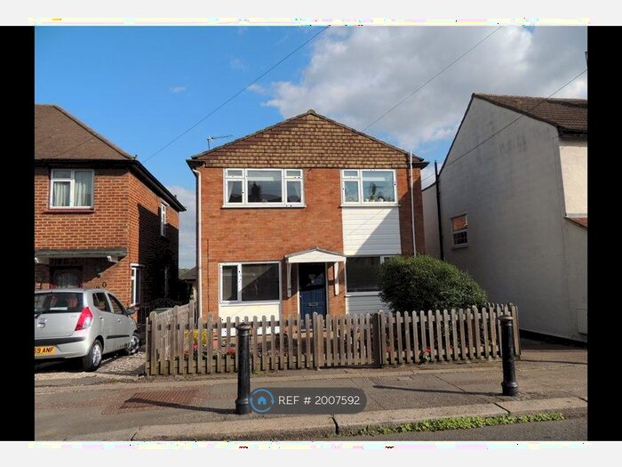 2 Bedroom Maisonette To Rent In Alfred Road, Buckhurst Hill, IG9
