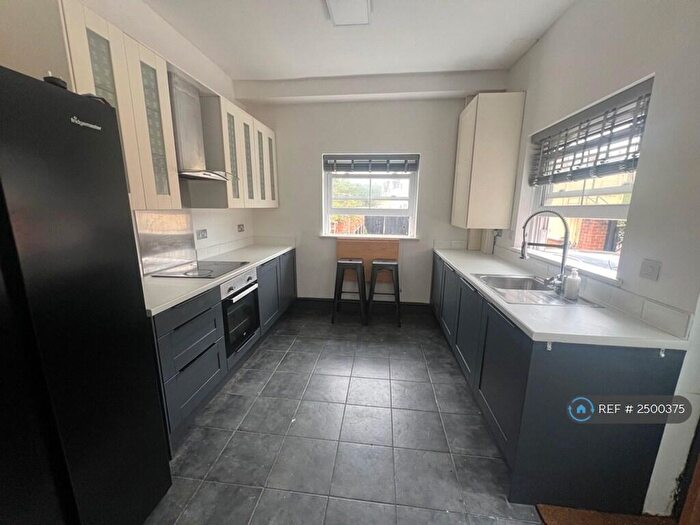 5 Bedroom Semi-Detached House To Rent In Colwick Road, Nottingham, NG2