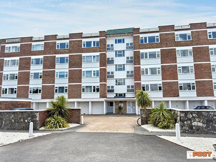 3 Bedroom Flat To Rent In Ward Court, Hayling Island., PO11