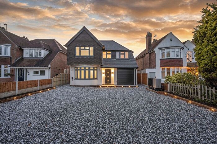 4 Bedroom Detached House For Sale In Cannock Road, Stafford, ST17