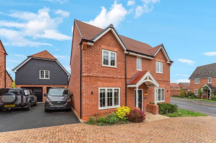 4 Bedroom Detached House For Sale In Roman Way, Thame, OX9