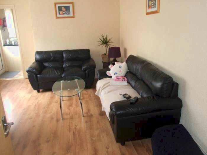 2 Bedroom Flat To Rent In Claude Road, Roath, Cardiff, CF24