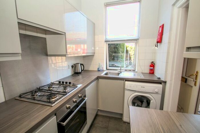 3 Bedroom End Of Terrace House To Rent In Argie Road, Burley, Leeds, LS4