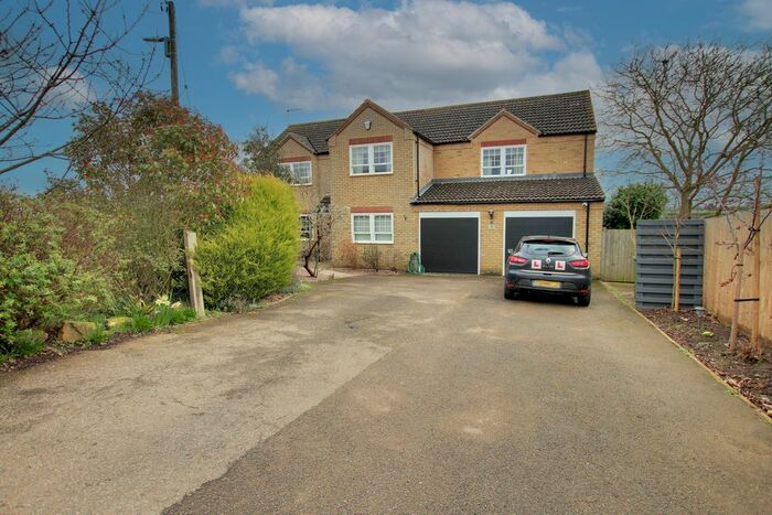 5 Bedroom Detached House For Sale In Eastwood End, Wimblington, PE15