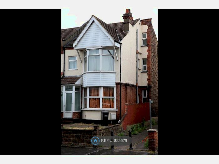 4 Bedroom Semi-Detached House To Rent In Brighton Road, Purley, CR8