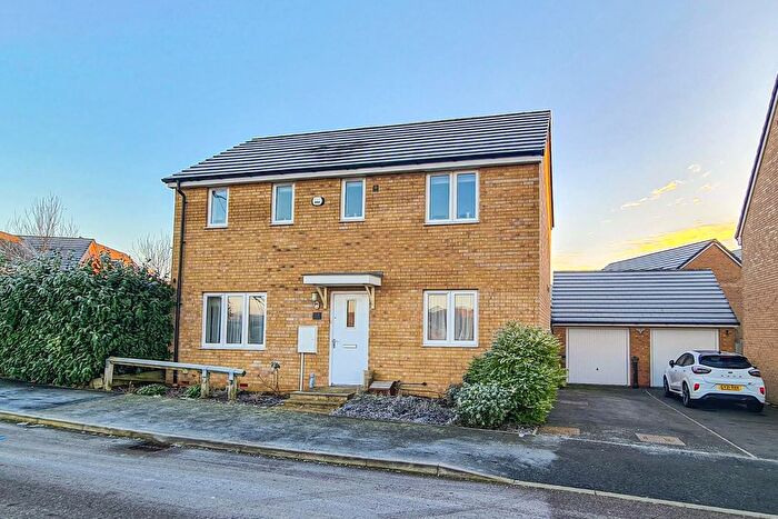 3 Bedroom Detached House For Sale In Goshawk Green, Leighton Buzzard, LU7