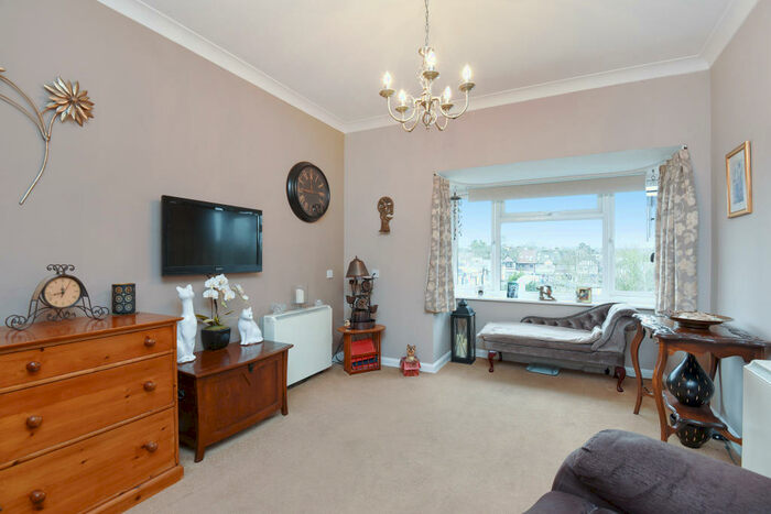 Flat To Rent In Red Lodge Road, West Wickham, BR4
