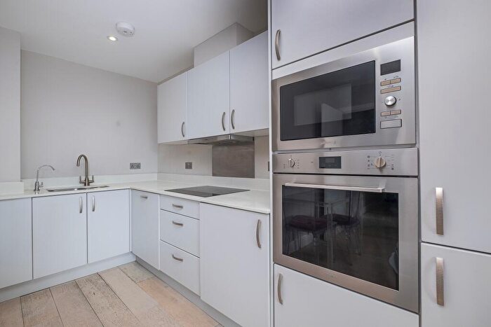 1 Bedroom Apartment To Rent In Antoinette Close Kingston Upon Thames, KT1