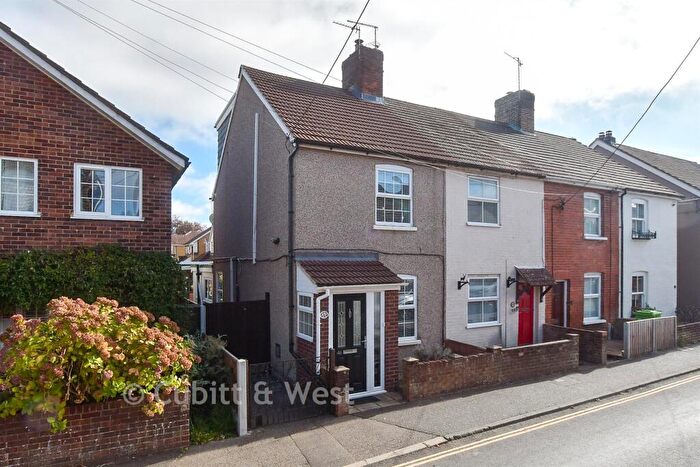 3 Bedroom End Of Terrace House For Sale In Malthouse Road, Southgate, Crawley, West Sussex, RH10