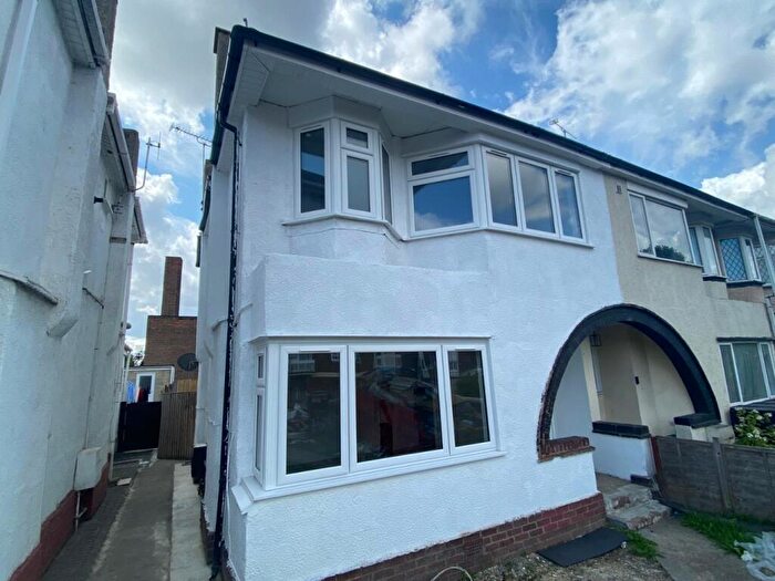 3 Bedroom Semi-Detached House To Rent In London Road, Northfleet, Gravesend, Kent, DA11