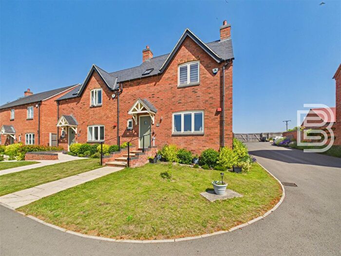 3 Bedroom Semi Detached House For Sale In Manor Farm Drive, Catthorpe, Lutterworth, LE17
