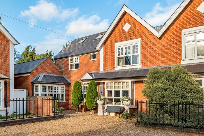 6 Bedroom Semi-Detached House For Sale In Crockford Park Road, Addlestone, Surrey, KT15