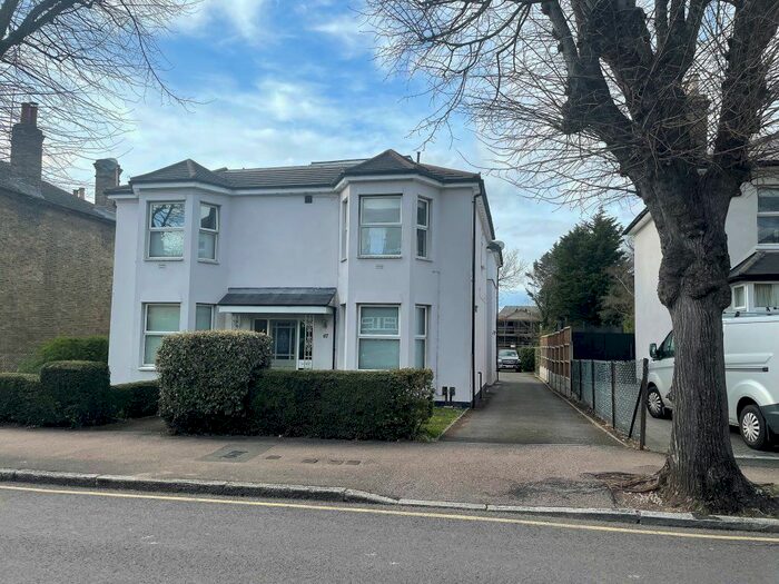 1 Bedroom Flat To Rent In Eastern Road, Gidea Park, Romford, RM1