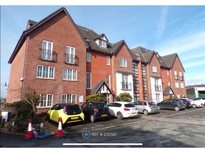 2 Bedroom Flat To Rent In Lyme Place, Dukinfield, SK16