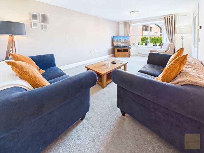 4 Bedroom Detached House For Sale In Boyfield Crescent, Stamford, PE9