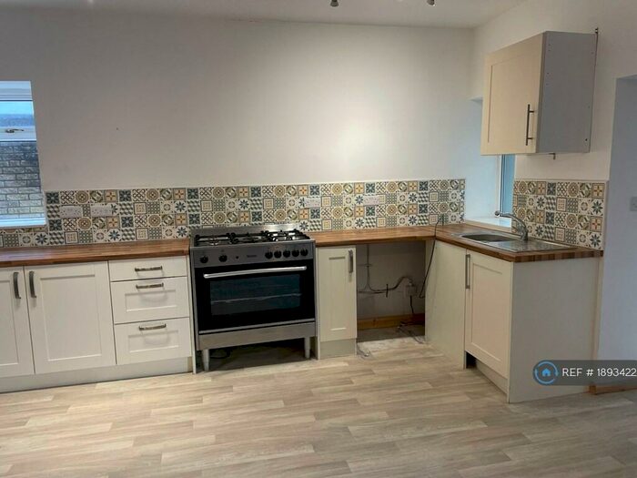 5 Bedroom Detached House To Rent In Brynamman Road, Lower Brynamman, Ammanford, SA18