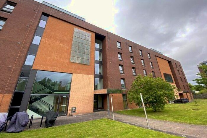 2 Bedroom Flat To Rent In Haggs Gate, Glasgow, G41
