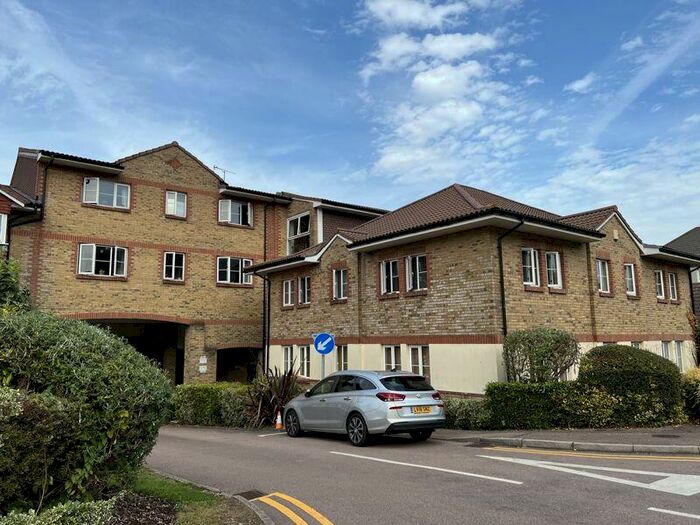 2 Bedroom Flat To Rent In Caterham, CR3