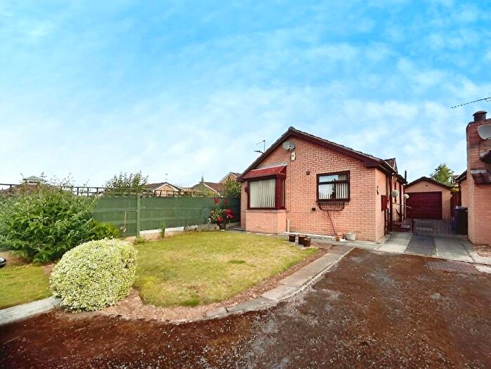 2 Bedroom Bungalow To Rent In Meadow Walk, Edenthorpe, Doncaster, South Yorkshire, DN3