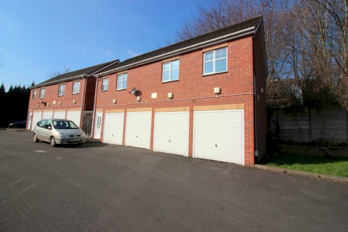 2 Bedroom Flat To Rent In Grace Street, Tipton, West Midlands, DY4