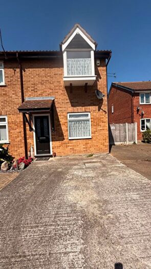 2 Bedroom Semi-Detached House To Rent In Tilbury, RM18