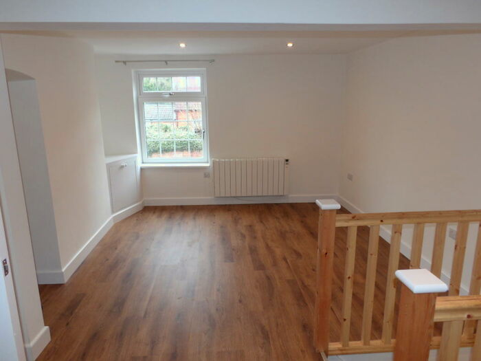 2 Bedroom Flat To Rent In Bingham Road, Radcliffe-On-Trent, NG12