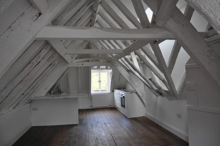 2 Bedroom Flat To Rent In Boutport Street, Barnstaple, Devon, EX31
